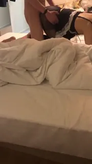 【猫咪av站】后入爆操黑丝骚逼女仆 现场高清截图